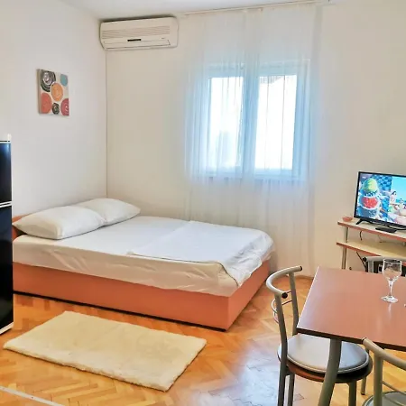 Studio Leona & Toma Apartamento *