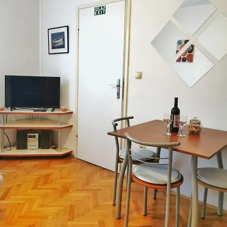Studio Leona & Toma Apartamento